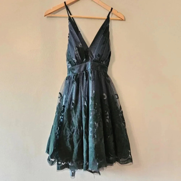 Luxxel Tulle Velvet Floral Spaghetti Strap Open Back Mini Dress Dark Green Small - Picture 4 of 10